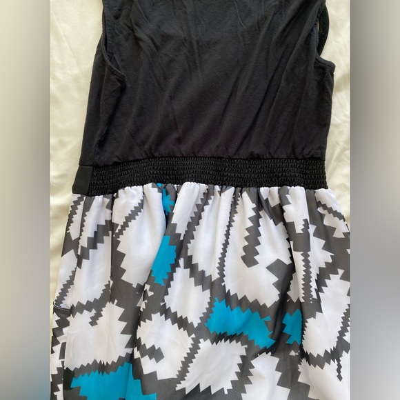 NEW YORK & COMPANY Fit and Flare dress size S - Picture 10 of 12